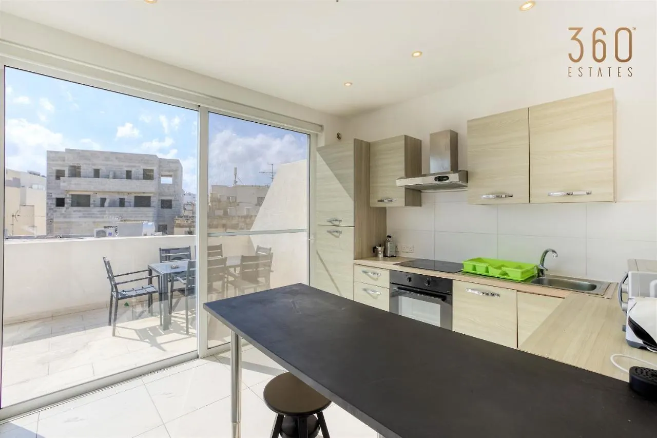 Bbq Area, 2Br Penthouse With Large Spaces & Wifi By 360 Estates Gzira