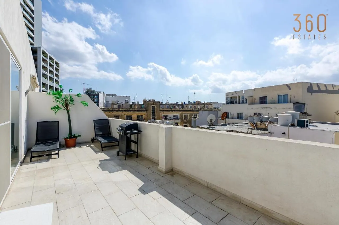 Apartment Bbq Area, 2Br Penthouse With Large Spaces & Wifi By 360 Estates Gzira Malta