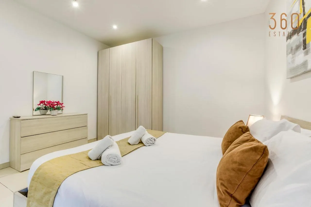 Apartment Bbq Area, 2Br Penthouse With Large Spaces & Wifi By 360 Estates Gzira Malta