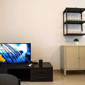 Cityscape And Penthouses By Shortletsmalta Apartamento
