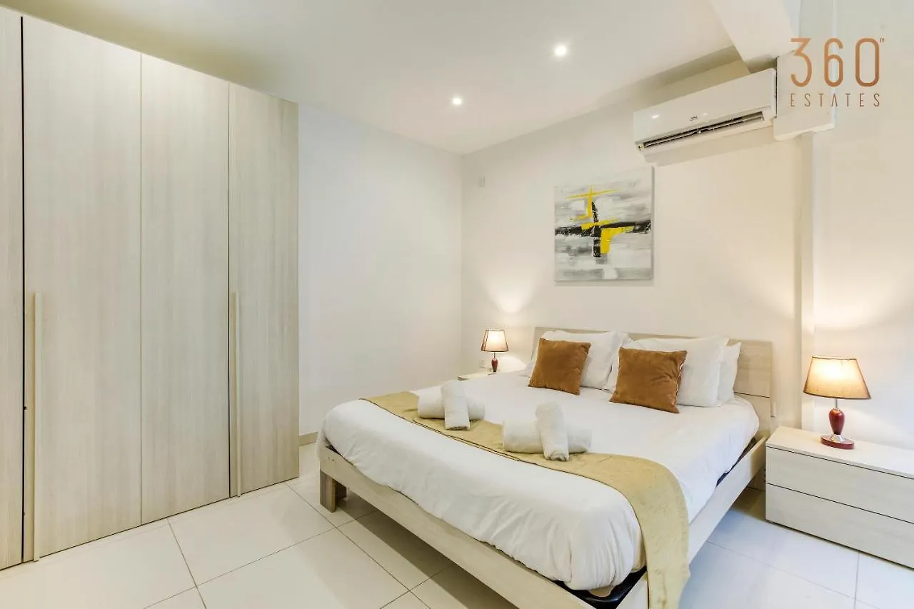 Bbq Area, 2Br Penthouse With Large Spaces & Wifi By 360 Estates Gzira Appartement